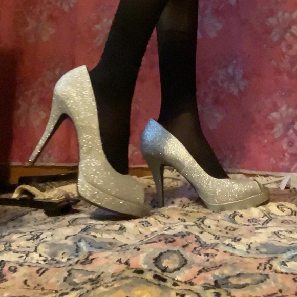 ❤️(5/$8) Sparkly Glitter High Heel Pumps - Picture 9 of 9